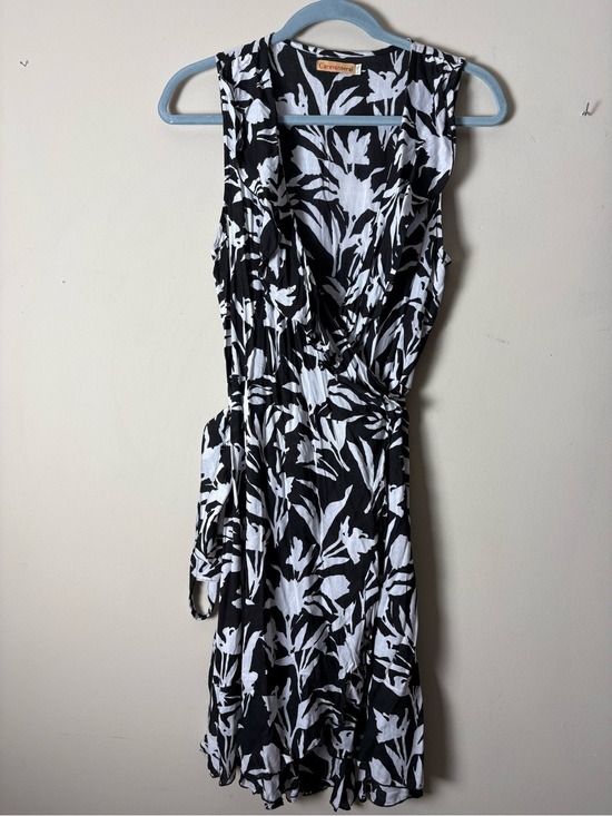 Carve Designs Dresses & Skirts - Caravanserai Black & White Floral Cotton Wrap Dress L/XL